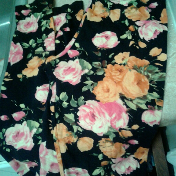 FLORAL Leggings by Cherish NWT - Picture 5 of 8